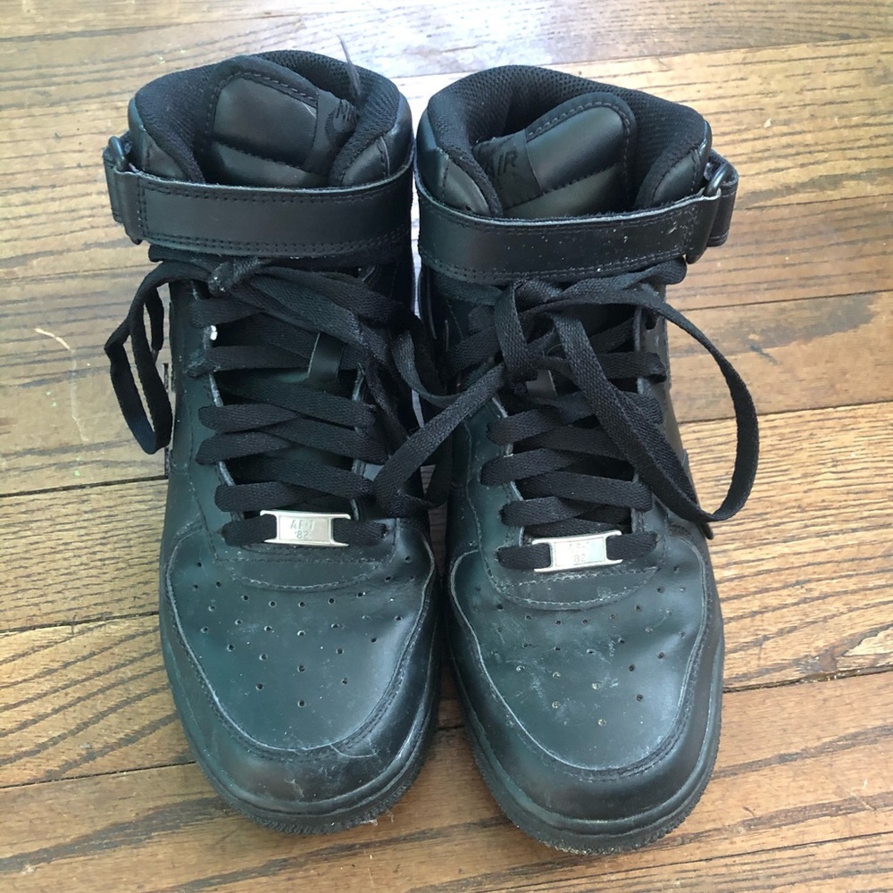 Boys Nike Air Force One size 6.5